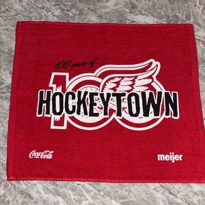 Detroit Red Wings Centennial “100 Years of Hockeytown” Opening Night Rally Towel